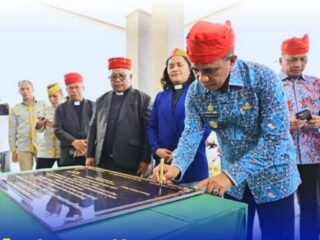 Gubernur Sulteng resmikan kantor sinode GKST Poso