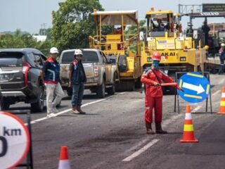 Imbas perbaikan di 5 titik, jalan tol Jakarta-Cikampek berpotensi padat dalam sepekan ke depan