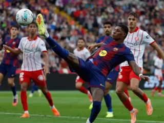 Barca menang dramatis di kandang, Flick absen saat ‘El Clasico’ akibat kartu merah