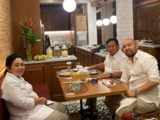 Indonesia rayakan HUT ke-74 Prabowo: Jokowi ucapkan selamat, nasi goreng telur ceplok jadi menu nasional