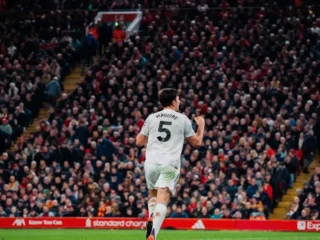 Liga Inggris: Mbeumo dan Maguire bawa MU tumbangkan Liverpool di Anfield, Villa tekuk Tottenham
