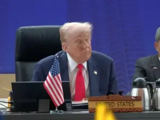 Lagi Trump bikin janji besar, bagi-bagi US$2.000 per warga dari tarif impor