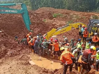 Sebanyak tiga korban longsor Cilacap berhasil ditemukan pada hari kelima pencarian