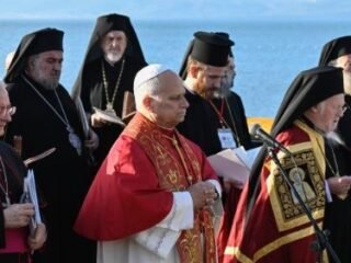 Paus Leo ajak umat Kristiani bersatu hadapi kekerasan dan konflik di dunia