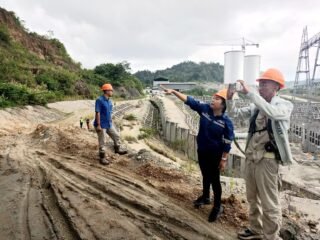 Gubernur Sulteng desak PT Poso Energy prioritaskan perbaikan rumah warga