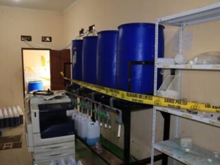 Ibu Rumah Tangga di Bekasi produksi sabun cair palsu berbagai merek, omzet Rp1 miliar