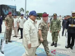 Pesawat dikawal jet F-16,  Prabowo antar kepulangan Raja Abdullah II di Bandara Udara Halim Perdanakusuma