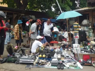 Pasar loak Jatinegara tawarkan koleksi antik berkualitas