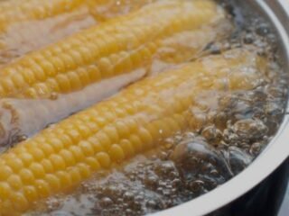 Ternyata air rebusan jagung sangat bermanfaat untuk kesehatan