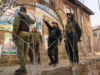 Sedikitnya sembilan orang tewas akibat kantor polisi Kashmir India meledak