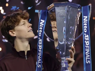 Dapat dukungan penonton tuan rumah, Sinner mampu tumbangkan Alcaraz untuk raih gelar ATP Finals