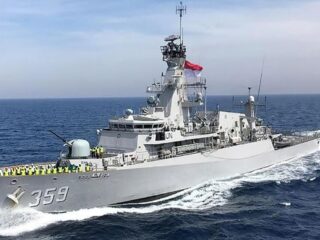 Dukung kelancaran pelayaran Natal dan Tahun Baru, TNI AL siagakan kapal perang