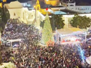 Natal penuh di kota kelahiran Yesus Kristus di Bethlehem