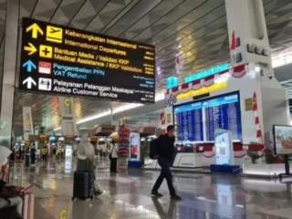 Minat paspor elektronik tinggi, Bandara Soekarno-Hatta layani hingga 380.000 penumpang