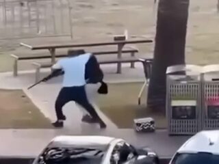 Ahmed nekad merampas senjata penembak warga di pantai Bondi Australia