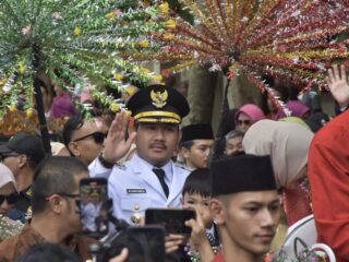 Bupati Bekasi Ade Kuswara Kunang ditangkap KPK