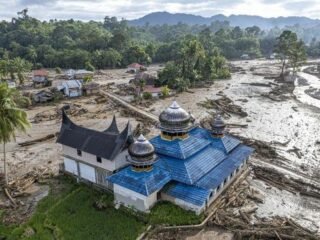 Korban tewas banjir Sumatera tembus lebih dari 400 jiwa