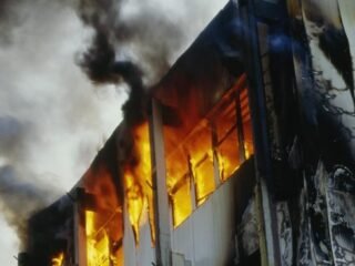 Gedung terbakar di Cempaka Putih, tujuh orang dinyatakan tewas