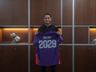 Ezra Walian perpanjang kontrak dengan Persik Kediri hingga 2029