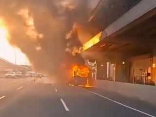 Bus rombongan ziarah terbakar, 34 penumpang dievakuasi