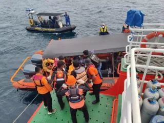 Hari ke-12 pencarian, satu korban KM Putri Sakinah berhasil ditemukan