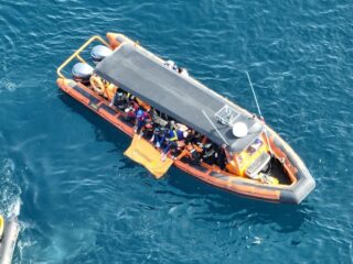 Jenazah pelatih Valencia dan satu anaknya ditemukan Tim SAR di perairan Labuan Bajo
