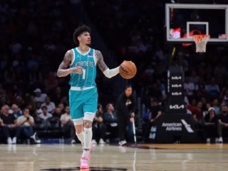 LaMelo Ball menggila cetak 30 poin dan 11 assist, Hornets Tundukkan Lakers 135–117
