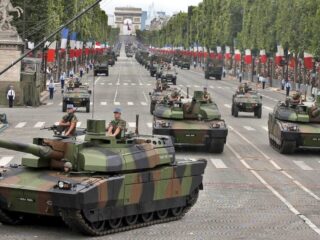 Inggris dan Perancis akan terjunkan puluhan ribu tentara ke Ukraina
