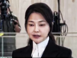 Mantan ibu negara Korea Selatan divonis 20 bulan penjara karena korupsi