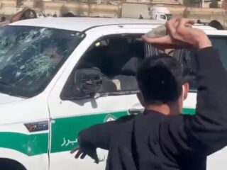 Unjukrasa warga Iran meluas ke 25 propinsi, 16 warga tewas ditembak aparat