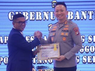 Lewat program ‘cegah tawuran antar pelajar’, Kapolres Tangsel AKBP Victor Inkiriwang terima penghargaan dari Gubernur Banten
