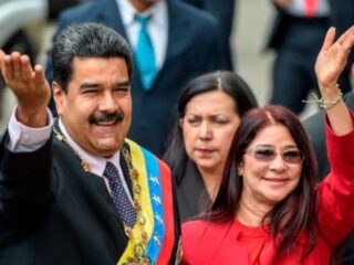 Pasukan Amerika Serikat culik Presiden Venezuela dan istrinya