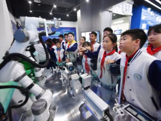 China luncurkan strategi aksi untuk memperdalam integrasi internet industri AI