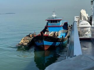 Patroli Bakamla bongkar aktivitas tambang pasir ilegal di Pulau Babi Karimun