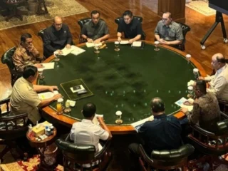 Dari tekstil ke semikonduktor, Prabowo bahas arah industri nasional di Hambalang