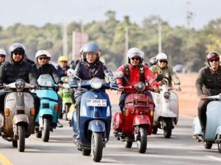 March of the Mods 2026 meriahkan Batam, Wali Kota Amsakar turut konvoi vespa