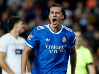 Hajar Valencia 2-0, Madrid tempel ketat Barcelona di puncak