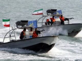 Khawatir ditembak pasukan AS, Iran batalkan latihan perang di selat Hormuz