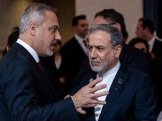 Turki blak-blakan tak ingin Iran punya bom nuklir
