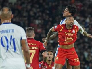 Persija gagal menang, Arema pulang bawa tiga poin