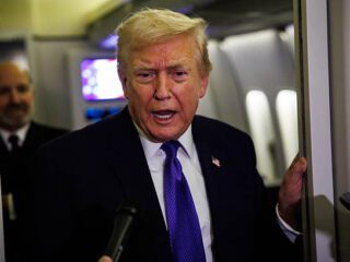 Mengapa Trump menyerang Iran? Ini analisis motif politik dan strategis di baliknya