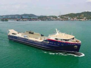 Uji coba kapal pendarat revolusioner buatan anak bangsa: Bukti kekuatan industri maritim Indonesia