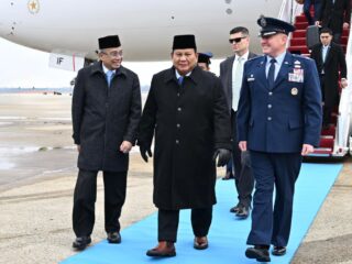 Misi Diplomatik: Presiden Prabowo tiba di Washington DC, bersiap bertemu Presiden Donald Trump