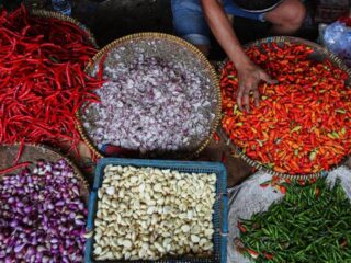Daftar harga pangan hari ini: Bawang merah tembus Rp46.100 per Kg