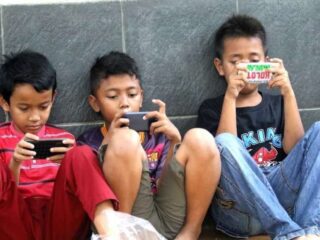 Komdigi: Mulai 28 Maret, anak di bawah 16 tahun dilarang memiliki akun Medsos
