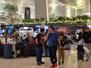 Antrean 'check-in' mengular, Terminal 3 Bandara Soekarno-Hatta diserbu pemudik