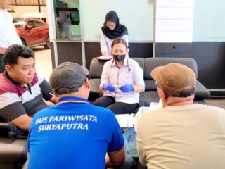 Kemnaker periksa kesehatan dan kelelahan pengemudi di enam kota jelang mudik lebaran