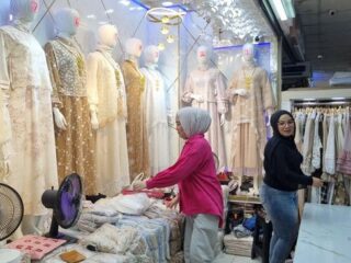 Trend baju Lebaran 2026: Gamis ‘Bini Orang’ masih jadi buruan di Tanah Abang