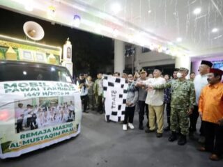Gubernur Yulius Selvanus lepas pawai takbiran, ajak jaga semangat kebersamaan