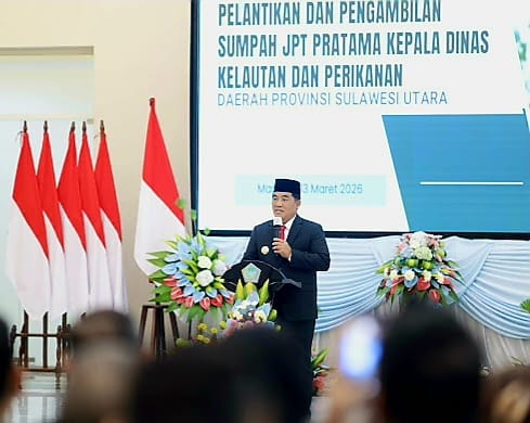 Gubernur Sulut, Mayjen TNI (Purn) Yulius Selvanus memberikan arahan dalam pelantikan pejabat tinggi pratama, Jumat (13326), di graha Bumi Beringin - Manado. (Sumber Diskominfosantik, Sulut)